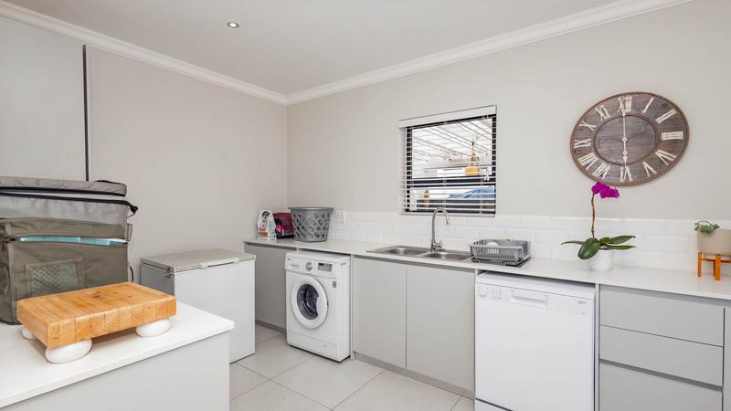 3 Bedroom Property for Sale in Sandy Point Western Cape
